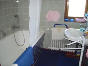 In primo piano appartamento con ampio giardino sul trota torrente e un vecchio mulino - Image 2