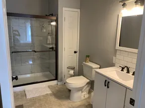 Wunderschönes, frisch renoviertes Haus am Norris Lake, nur wenige Minuten von allen Annehmlichkeiten entfernt! - Image 4