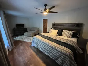  Experience Serenity at our secluded cabin mere minutes from town. - Image 5