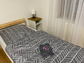 Schöne Wohnung mit Wohnzimmer und Esstisch - Image 3
