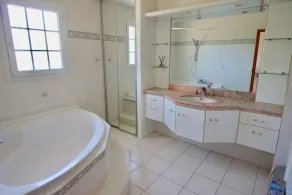 Genießen Sie diese wunderschöne Villa mit Infinity-Pool und Jacuzzi inklusive großem Garten - Image 2