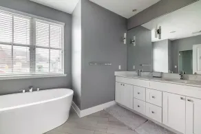 Luxurious 4BR Urban Oasis Sleeps 12 Pets OK Private Backyard & 2 Car Garage - Image 2