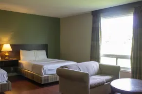 Leelas Villa Inn Flesherton - Image 4