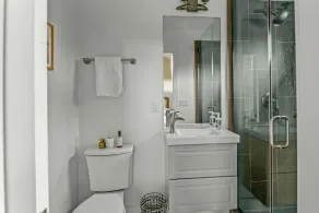 Updated and dog-friendly, close to seasonal activities with yard, & washer/dryer - Image 4