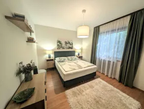 Holiday home with large swimming pool - Image 5