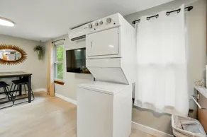 Carriage House Retreat 2 - Image 2