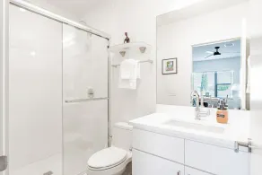 Luxe East Downtown 3BR Condo, Walk to Bars, Restaurants, Shops - Image 5