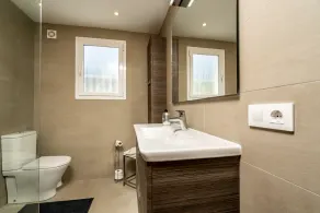 Villa for 7 - Image 3