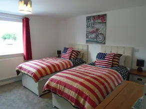 hot tub accomodation for 12  6 bedrooms all on suite yorkshire - Image 3