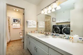 Bokhete 1823: 2Br + Loft -The Aspens -Renovated Western Design -Short Walk to Ski Shuttle - Image 4