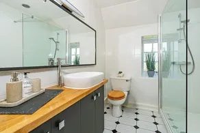 Beautiful, detatched 300 year old, fully renovated cottage with country views - Image 2