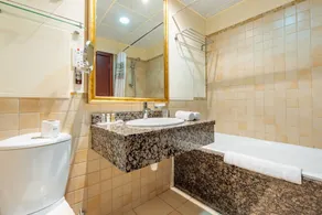 Elegant 2BR in Shams 4 JBR by Deluxe Holiday Homes - Image 4