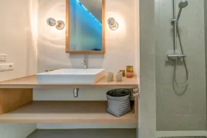 Relaxed and atmospheric 6-person villa near the forest. - Image 5