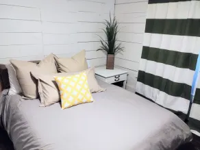 Cozy 1928 Bungalow at Stafford - Image 3