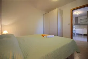 Holiday apartment with terrace - Image 5