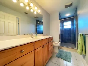 3 bed 3 bath home on quiet canal with heated and chilled pool - Image 4