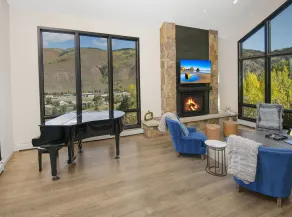 814 Eagle Dr, Home - Image 3
