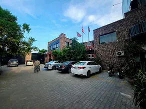 Modern Family Retreat in Lahore - Pool, WiFi & Prime Location - Image 3