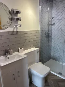 Glasgow City Escape - Spacious 3 Bedroom Apartment - Image 4