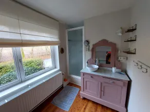 Charmerende Sommerhus Foran en Stor Privat sø - Image 5