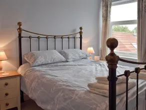 2 bedroom accommodation in Pakefield, near Lowestoft - Image 4