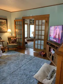 Vintage Farmhouse, right in the City with Parking! - Image 3