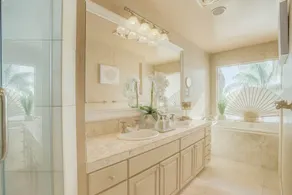 4 BR Haus am Wasser, privater Strand - Image 3