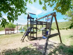 Cozy Retreat with Garden - Image 2