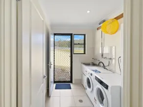 Beachside Retreat With Garage Parking - Image 3