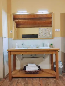 Apartment 5 - Image 3