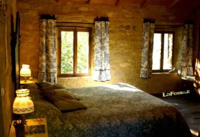 Romantic house in the woods - lafossa.eu - Image 4