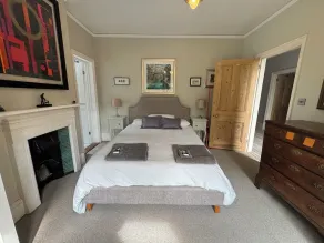 BEAUTIFULLY RENOVATED LARGE VICTORIAN VILLA WITH HUGE KITCHEN. Sleeps 14-16 - Image 4