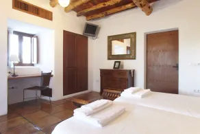 Luxury villa with 6 double bedrooms. Classic finca in the rustic Ibizan style - Image 5