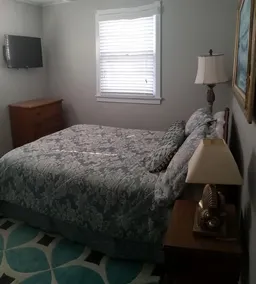 Wonderful Rare Single Family Near Beach - Image 5