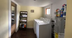 Getaway Country Cottage - Entire house - Unique Find /Outdoor Decking           - Image 2