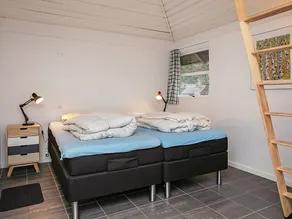 Holiday home on a holiday park in Karrebæksminde - Image 3