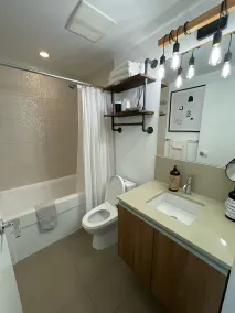 Jr. Penthouse Style DT Condo next Door to Bmo Center/Saddledome. Best balcony! - Image 4