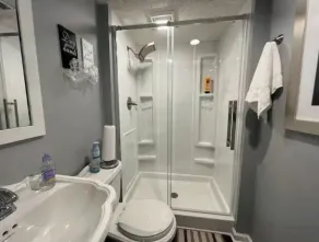 Beautiful Baywatch Waterfront  Home At ShoreLine Drive - Image 3