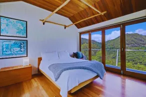 Off grid tranquillity with beautiful views and no other house in sight - Image 4