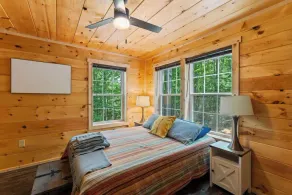 3BR 2BA w/ King Bed/Hot Tub in Heart of RRG - Image 4