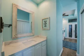 Beachfront Retreat with Panoramic Ocean Views - Image 3