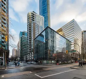 Stunning 2 Bedroom Sub-Penthouse Located in the Heart of Downtown - Image 3