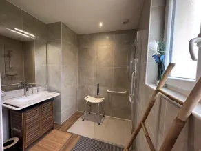 Cozy lodge with SPA, pets allowed and parking - Image 4