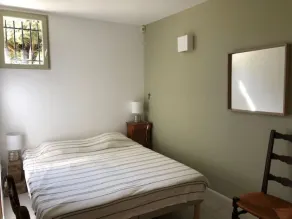 En un campo de olivos, casa para 6-7 personas con una gran piscina. - Image 3