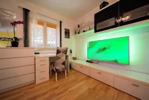 Villa quartier calme avec piscine - Image 4