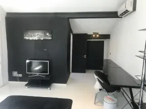 Ideel villa til 9 med 4 soveværelser, 3 badeværelser, swimmingpool, privat parkering. - Image 2