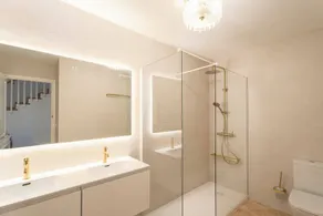 Villa Ocean Breeze - Steps away from the Beach - Image 2
