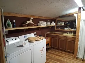 Rustic Rural Cabin - Image 3