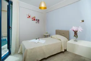 Cottage Panormo - Image 2