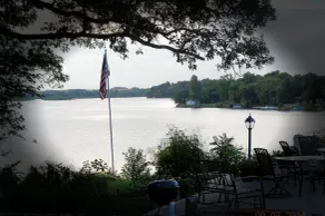 Relax, enjoy the view, get away from it all at Cedar Lake, Nashua, IA! - Image 4